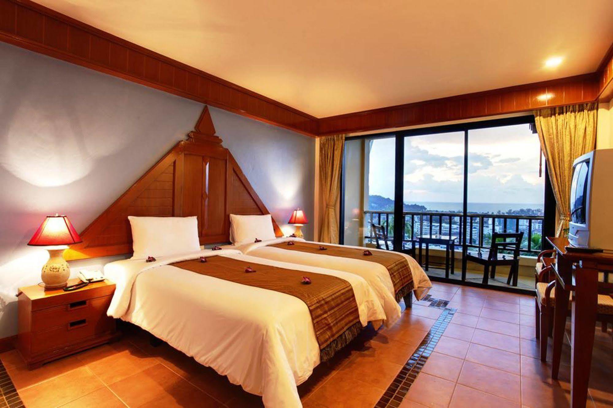 Patong Cottage Resort Bagian luar foto