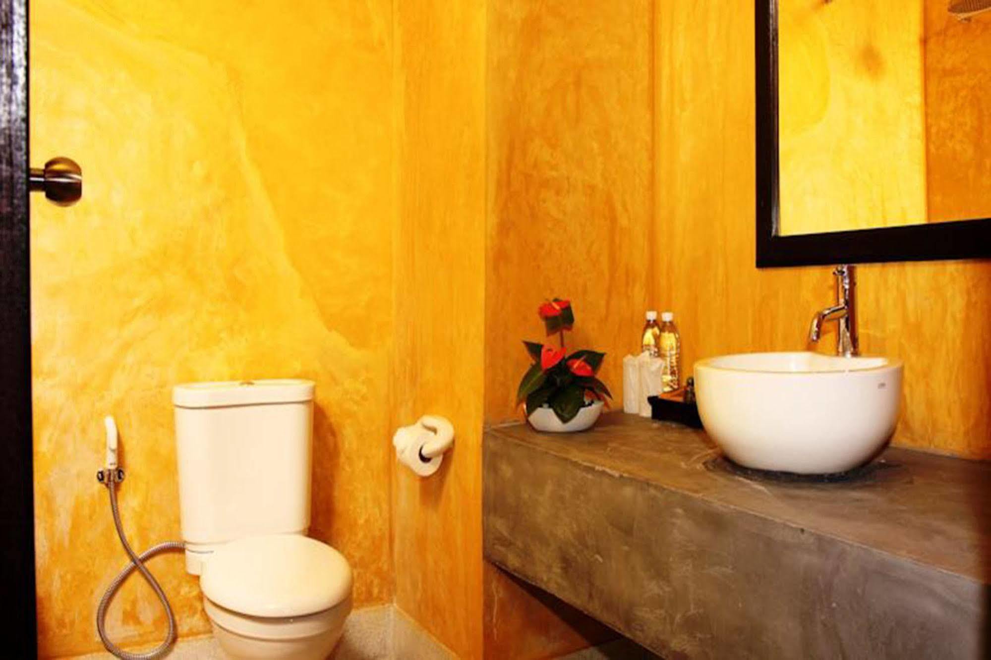 Patong Cottage Resort Bagian luar foto