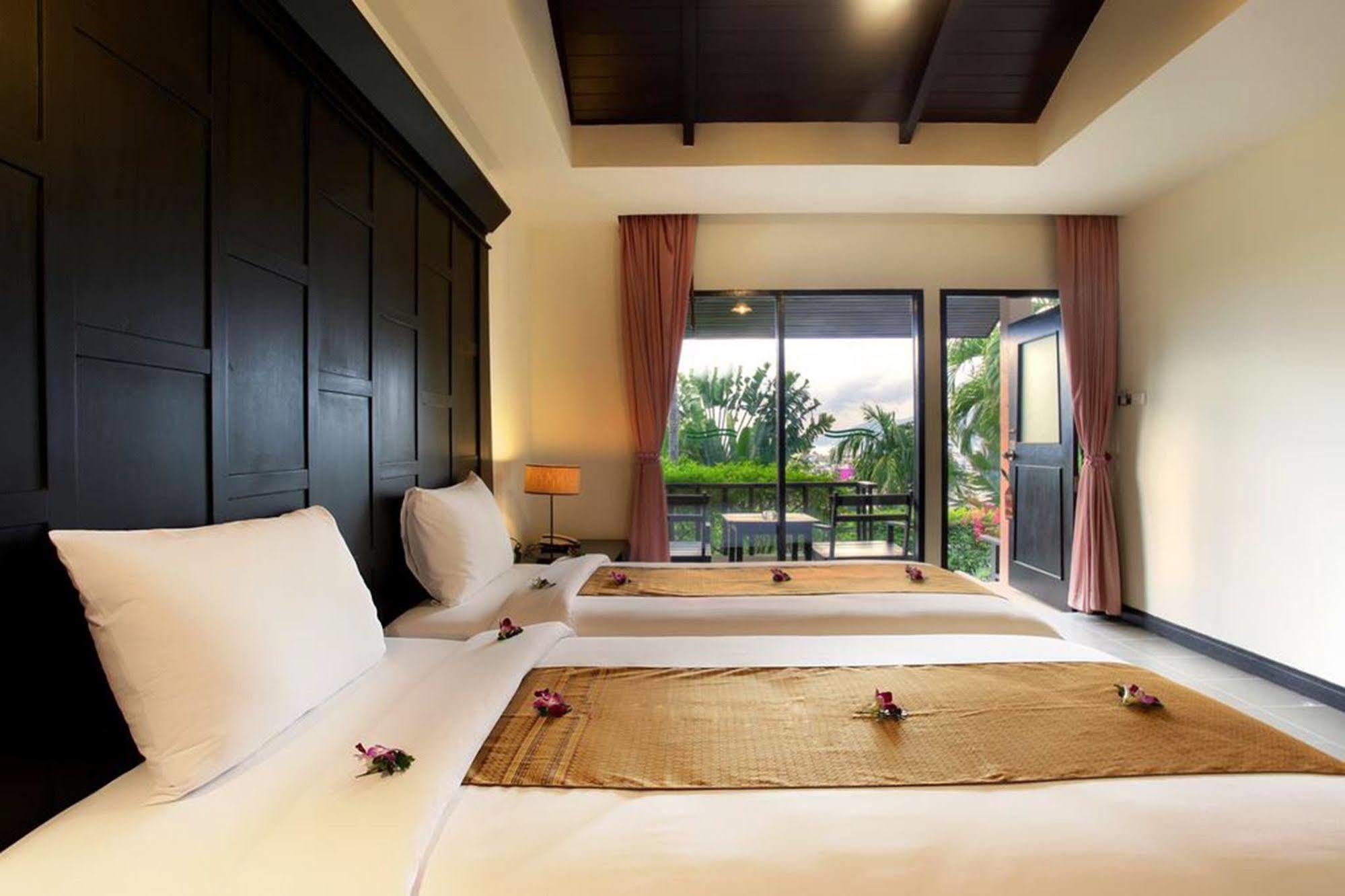 Patong Cottage Resort Bagian luar foto