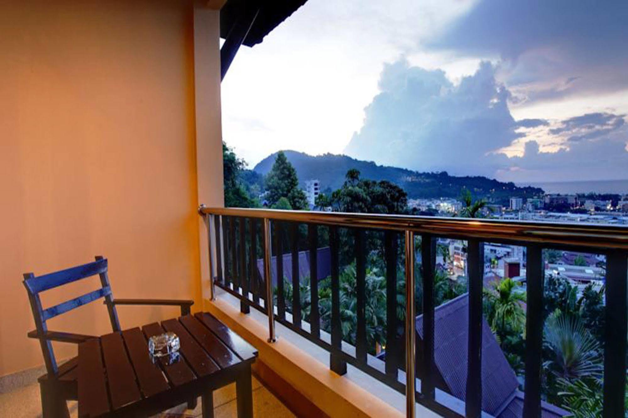 Patong Cottage Resort Bagian luar foto