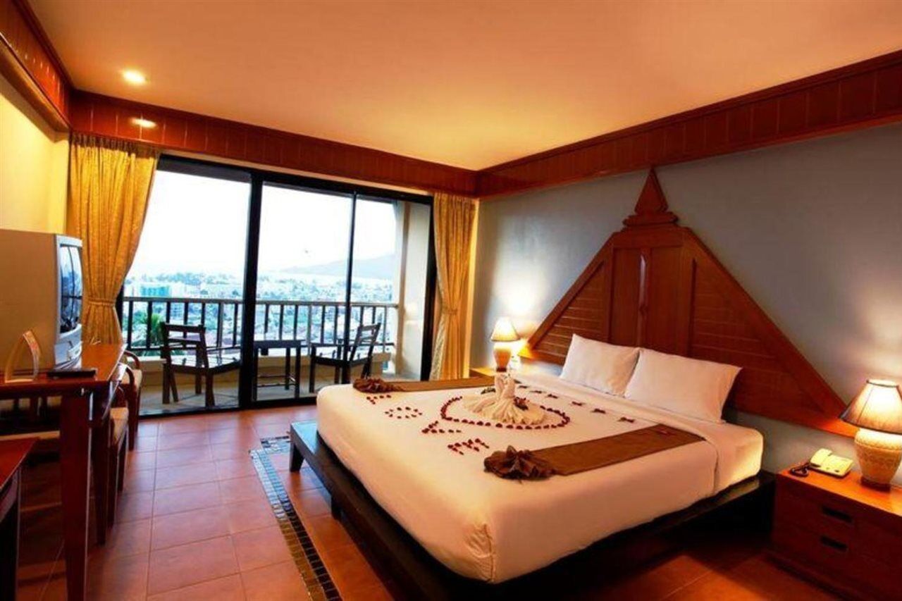 Patong Cottage Resort Bagian luar foto